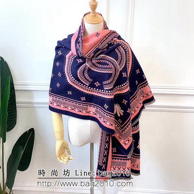 CHANEL香奈兒 18年秋冬新款 小香山茶花羊絨混紡圍巾披肩 LLWJ6818